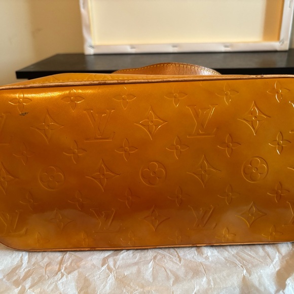 Authentic Louis Vuitton Monogram Vernis Houston Tote Bag - Yellow/Mango - Picture 6 of 13
